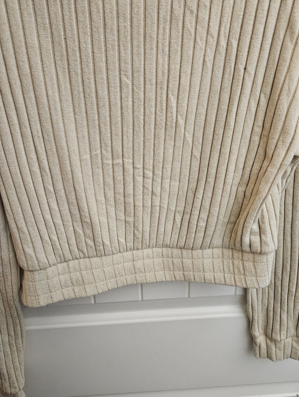 Gilly Hicks Ribbed Cropped Cream Sweatshirt - Picture 7 of 8